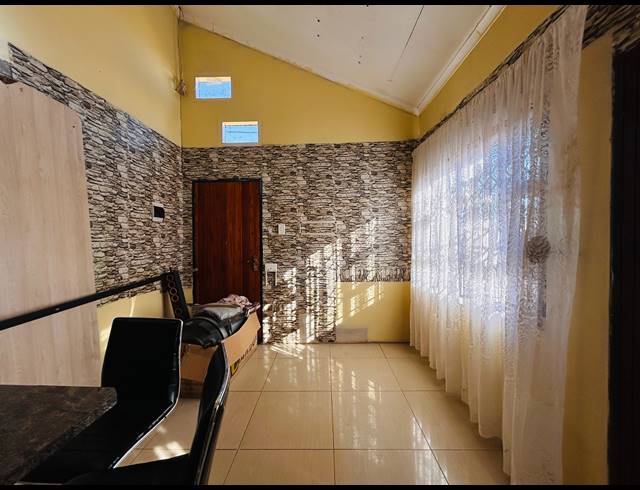 2 BEDROOM HOUSE FOR SALE IN SAVANNA CITY